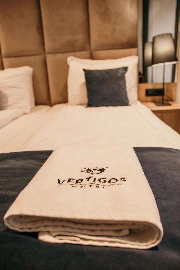 Hotel Vertigos Tuzla Extérieur photo